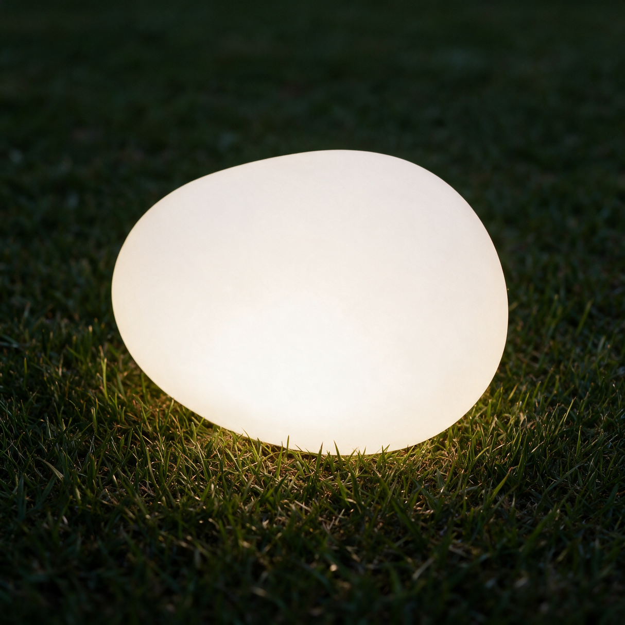 Pebble Glow Landscape Light - macro detail shot