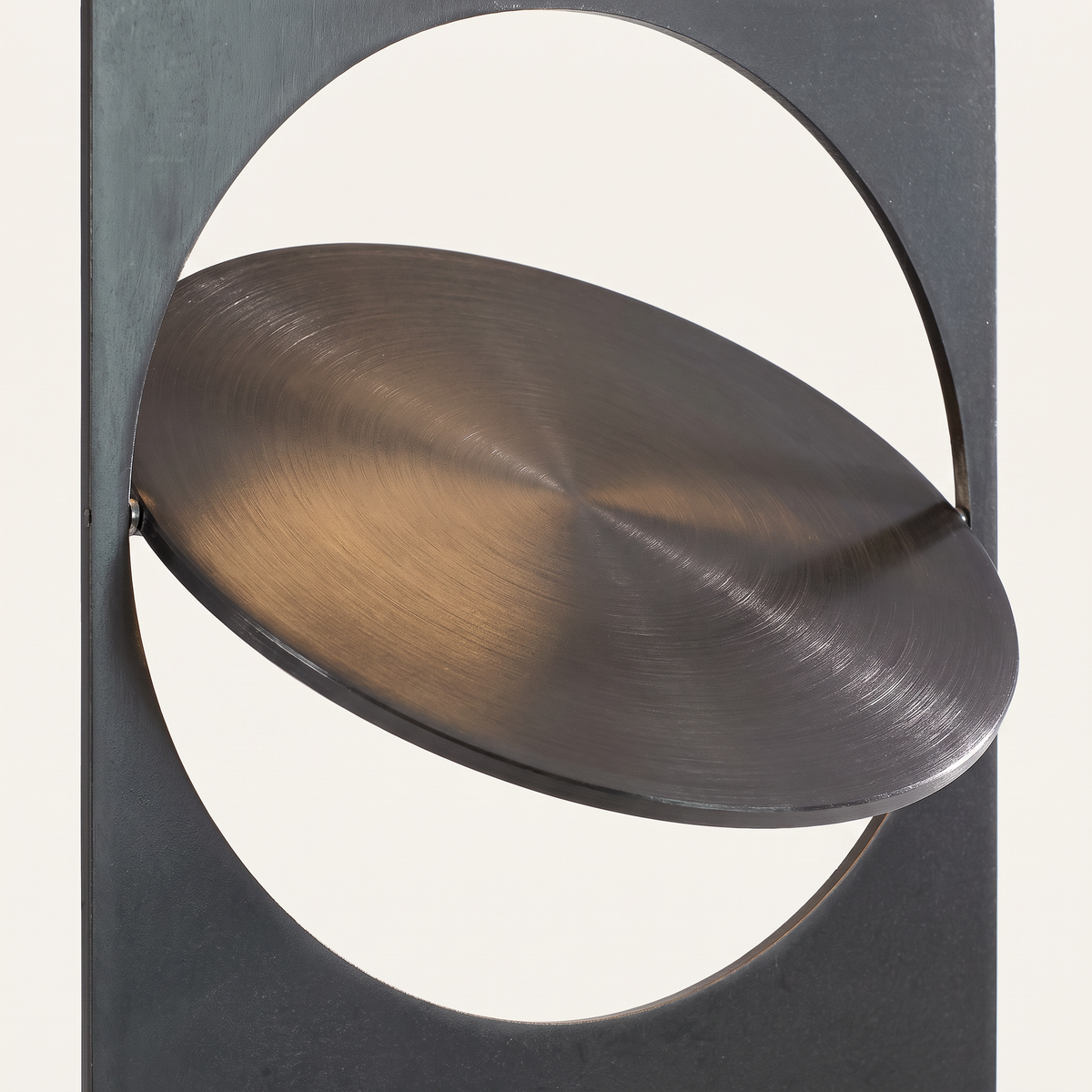 Horizon Disc Table Lamp — disc and hinge detail