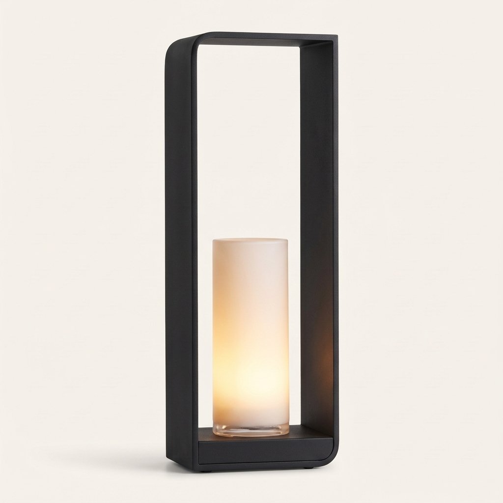 Meadow Solar Lawn Light — Large, 23.6 in