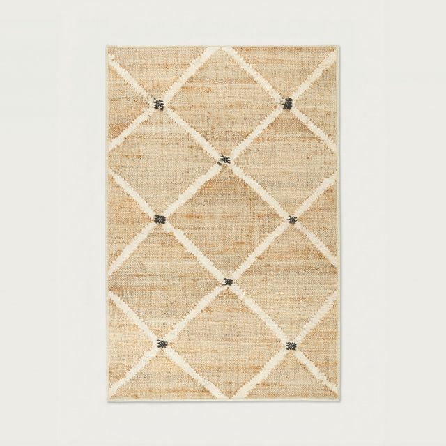 Kali natural beige lattice rug - hero