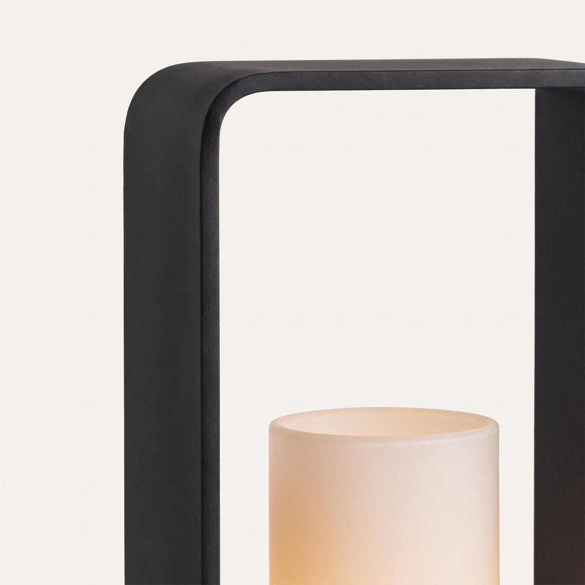 Meadow Solar Lawn Light — corner detail