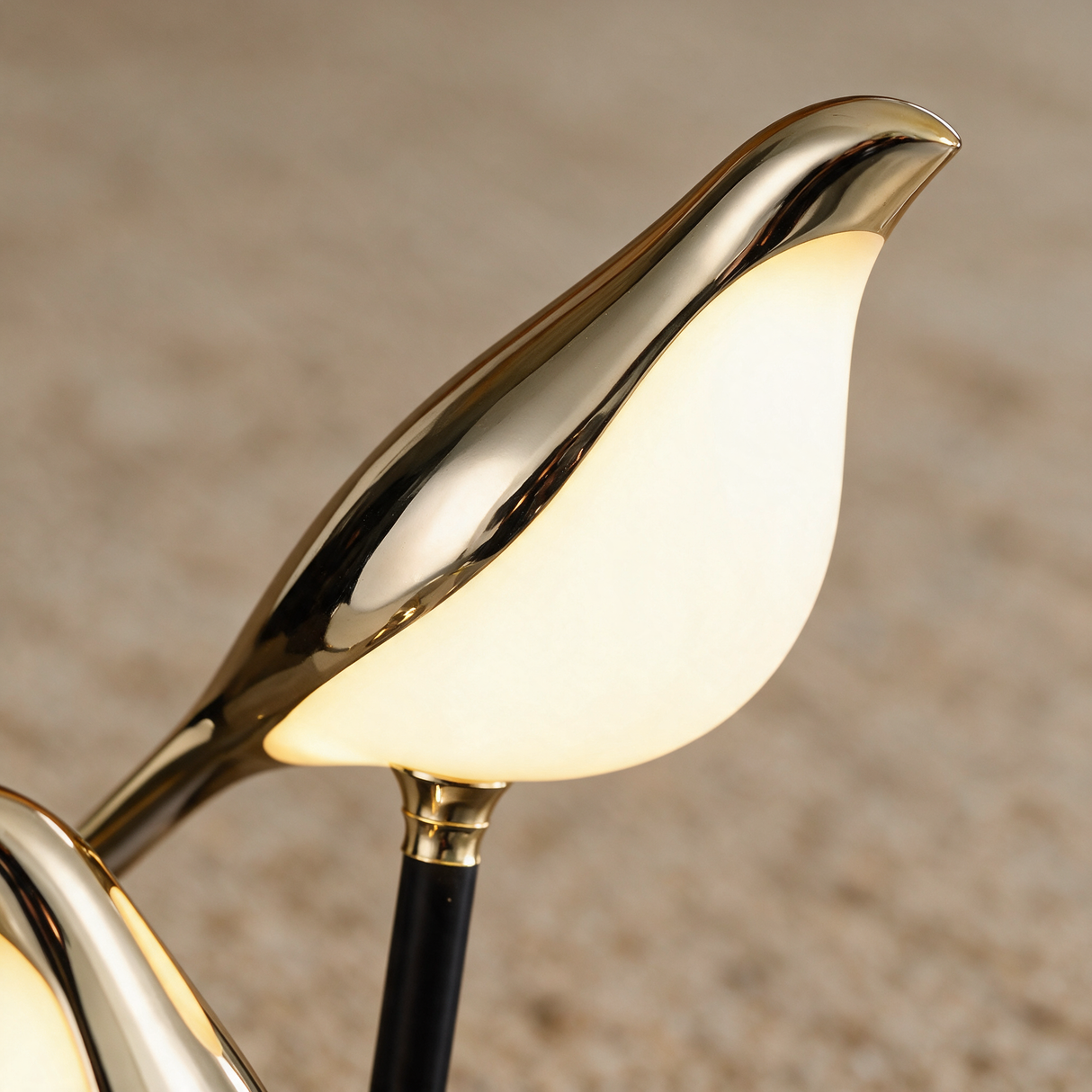 Nordic Bird Table Lamp — detail